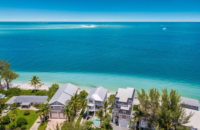 luxury beachfront/heated pool