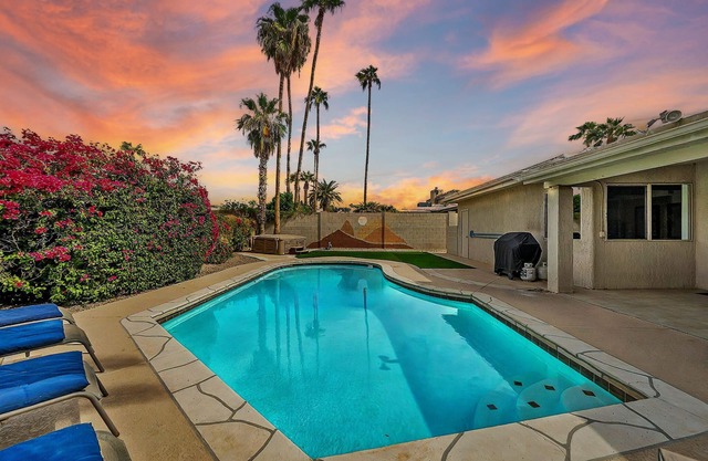 Luxury Boho Getaway - Perfect for Groups! Game Room, Putting Green & Pool!