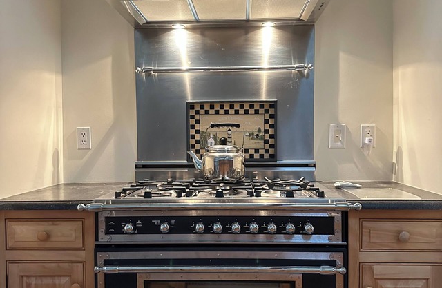 Luxury Cape Cod waterfront home with dock-4 BR +loft, 3.5 bath in New Seabury