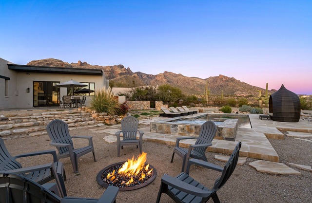Luxury Catalina Foothills Heated Pool and Spa Sleeps 16