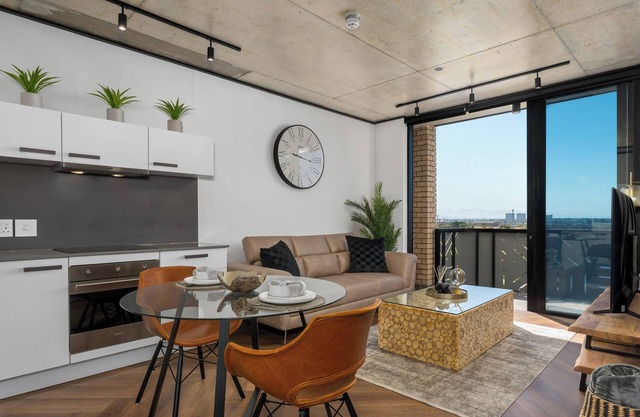 Luxury Century City Apartment | Lagoon Views