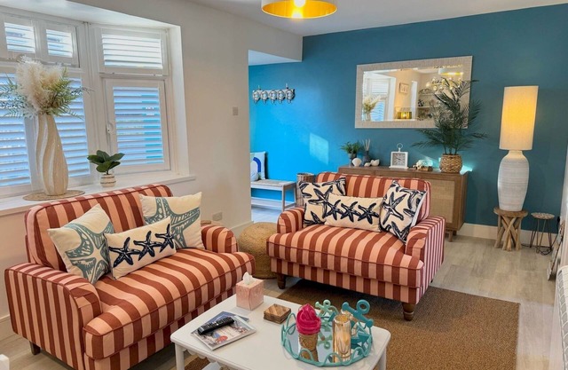 Luxury Coastal Escape with Mumbles Lighthouse View | Pass the Keys