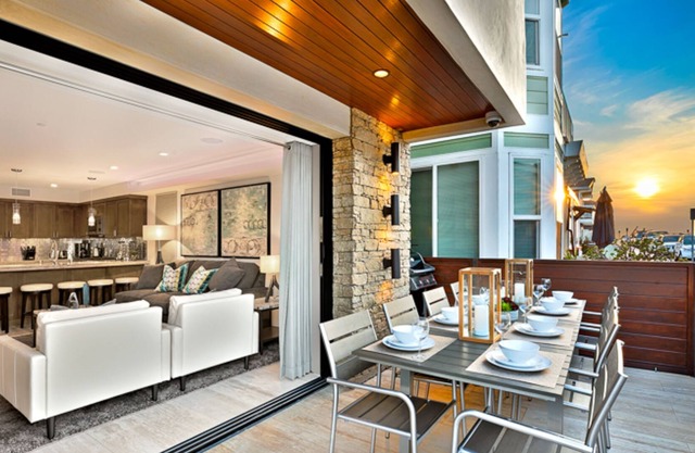 Luxury Compound - Sleeps 18, 2 Hot Tubs, Rooftop Deck & Ocean Views