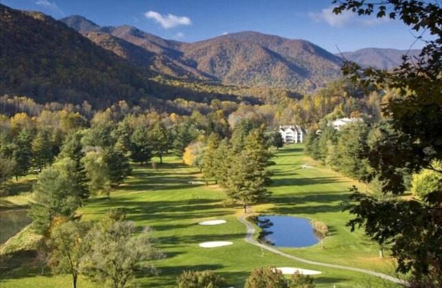 Luxury Condo-Golf, Pool, Fitness Center & Mountain Views!