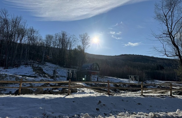 Luxury Condo Loon Mtn Steps Away to Ski Lifts Backs up to Pemi River in Lincoln