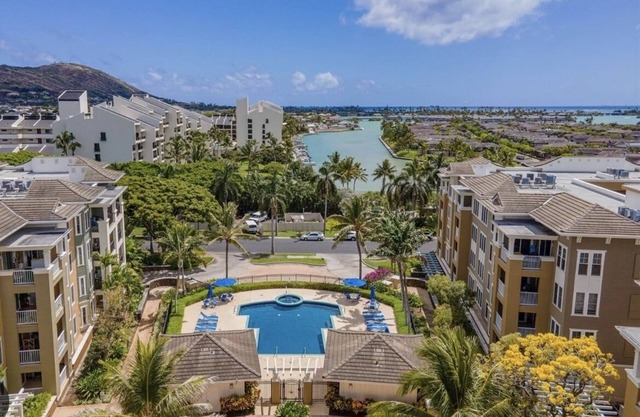 Luxury Condominium in Peninsula at Hawaii Kai