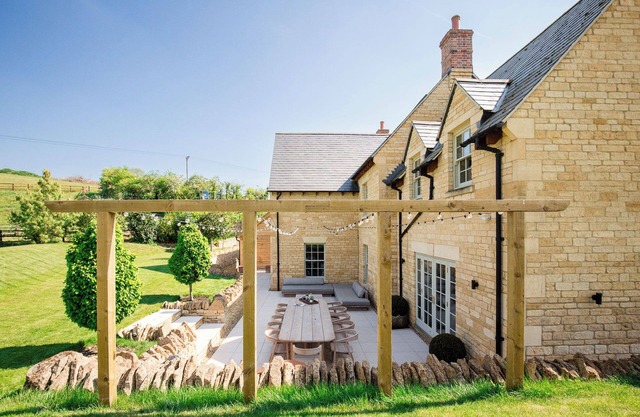 Luxury Cotswolds Retreat near Soho Farmhouse | Family & Dog Friendly