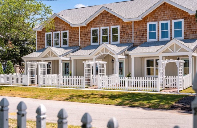 Luxury Cottage Just 2 Blocks from Downtown Morehead City