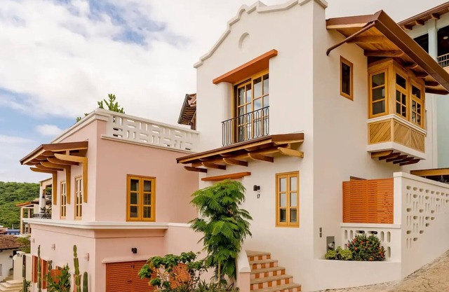 Luxury Designer Beach home with stunning ocean view. Walk to the sand!