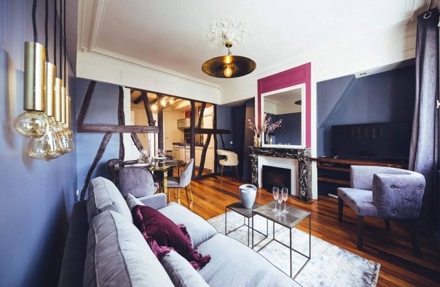 Luxury downtown apartment with courtyard