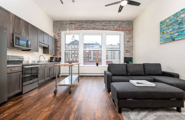 Luxury Downtown Bangor Apartment