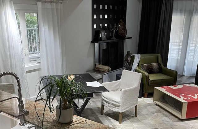 Luxury Equestrian Gated Community - Country Home With Fenced Yard - Pets OK