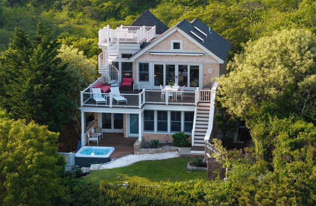 Luxury Family Home Hot Tub & Ocean Views Provincetown, Cape Cod