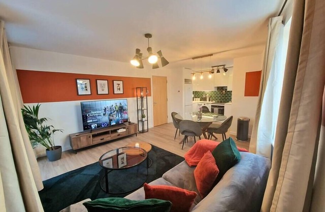 Luxury Flat 2 Bedrooms Free Wi-Fi TV Full Kitchen 2 Bathrooms