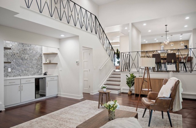 Luxury Furnished 4BR Home w/Pool & Tennis Access near Denver Tech Center