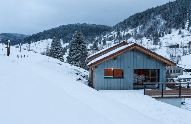 LUXURY GITE 9P, SAUNA, CLIMBING ROOM