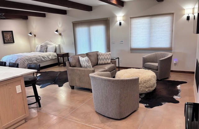Luxury guest house on a private ranch in Arizona's wine country