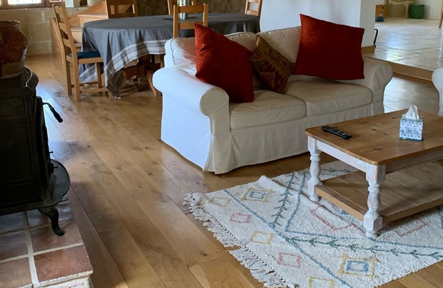 Luxury guest room with lounge