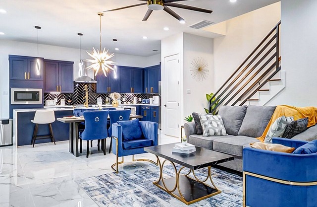 Luxury home in downtown Houston minutes from NRG/Med Center/Zoo and Aquarium