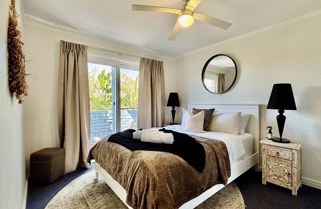 Luxury Lagoon Ocean Escape - 2BR +Sofabed Sleep 6!
