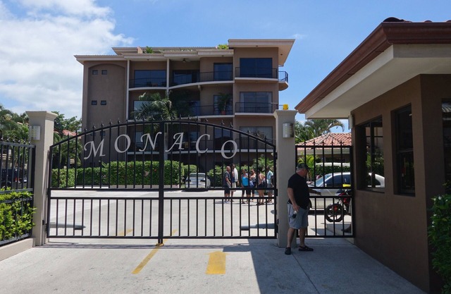 Luxury Living At Monaco Condominium-one Block From Beach