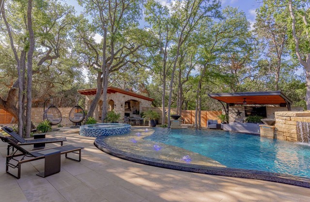 Luxury Meets Leisure – Your Ultimate Hill Country Retreat: Always on my Mind