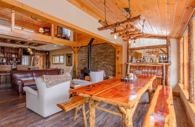 Luxury Mountain Cabin with Views