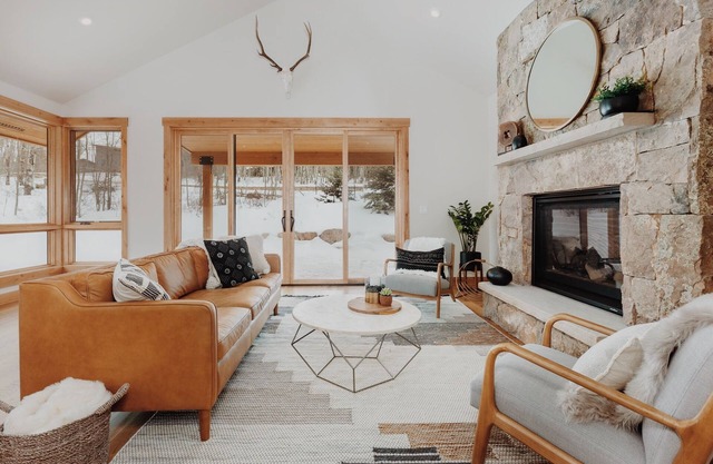 Luxury Mountain Retreat - pool+hot tubs