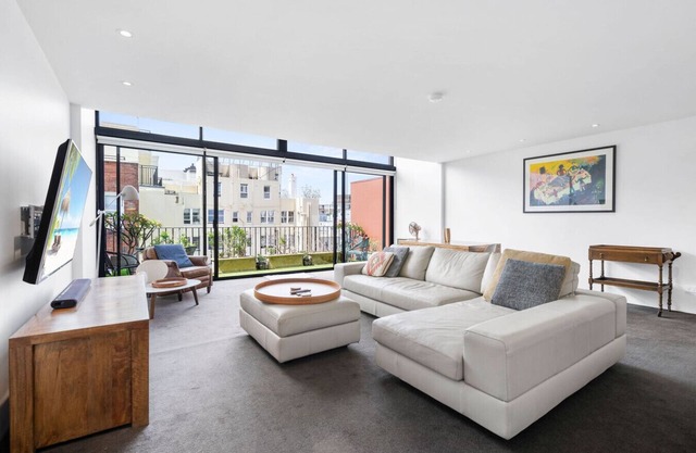 Luxury New York Sky Pad - with Views + Gym +Sauna