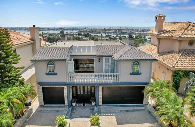 Luxury Newport Beach Home with Panoramic Ocean Views