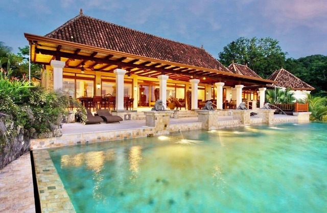 Luxury Ocean-View Private Resort Retreat – Breakfast & Private Chef Included