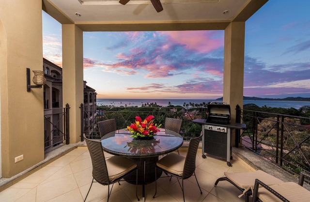 Luxury ocean view condo recently renovated - At Tamarindo