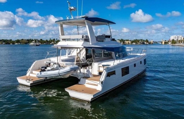 Luxury on the Sea! 47' Motor Yacht in Beautiful 5-Star Resort!