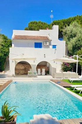 Luxury Ostuni Beachfront Villa with Pool & Private Parking