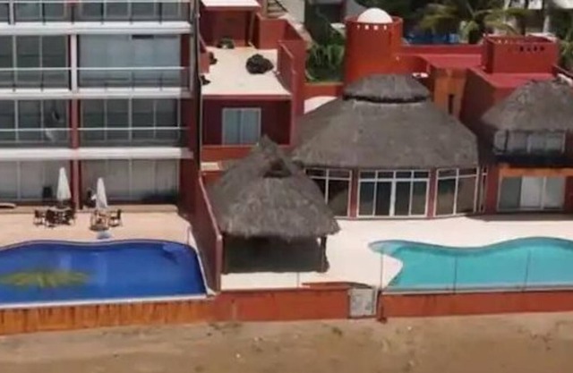 LUXURY PENTHOUSE #10