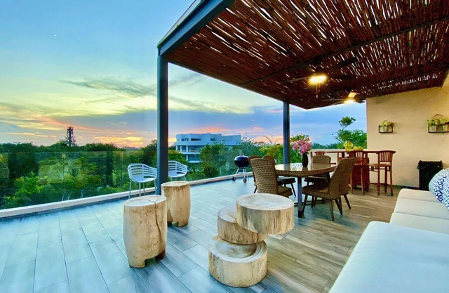 Luxury Penthouse 3 Level , 3240 sqft , Unique , Terrace , Roof Top