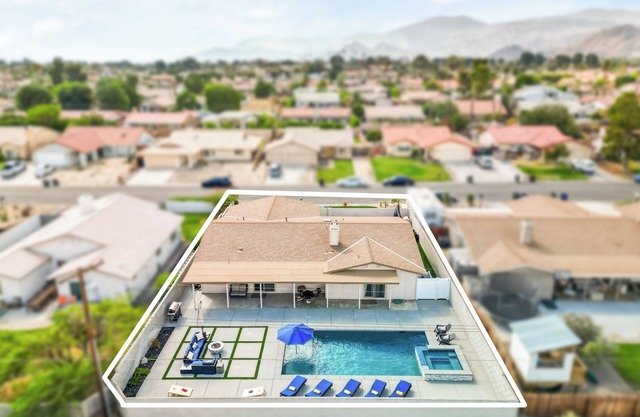 Luxury Pool&Spa, Golf, Arcade, Billiards &PingPong