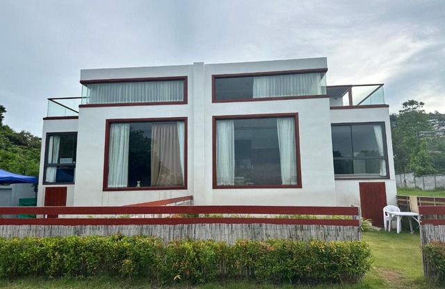 Luxury Seaside 3 Bed Villa near Fishermans Village with Panoramic Sea Views