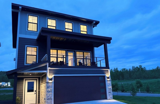 LUXURY SKI HOUSE Spacious Sauna Dogs 20% Off SKI Rental+Pass