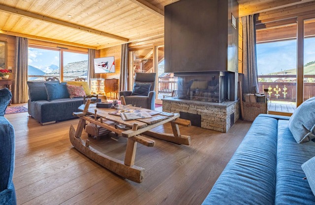 Luxury Ski-In/Ski-Out Apartment with Terraces in Alpe d'Huez