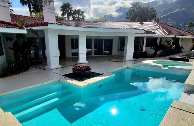 Luxury South Palm Springs 5-BR 4.5 Bath 4500sf Heated Pool nSpa Near Golf Hiking