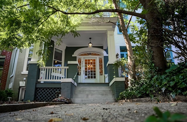 "Luxury spacious charming DC row house + parking"