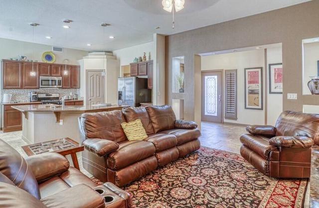 Luxury, spacious with class. take a break sleepin