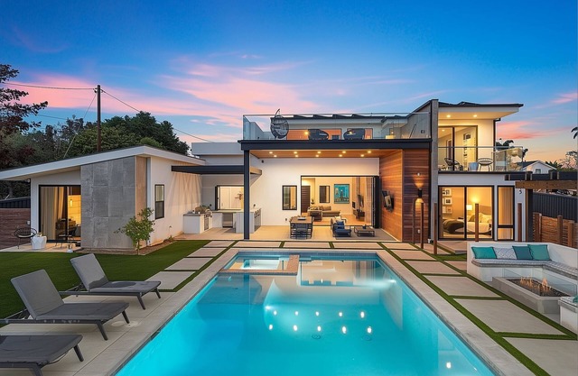 Luxury Stay w/Pool, Spa, Fire Pit, Outdoor Lounge & Stunning Ocean Views | Encinitas Retreat