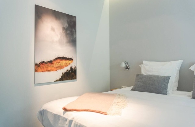 Luxury studio with free parking and private terracei. 15 minutes to the center.