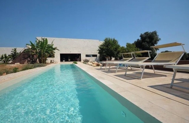 LUXURY VILLA 5 BEDROOMS NEAR TO TORRE GUACETO BEACHES, CAROVIGNO, OSTUNI
