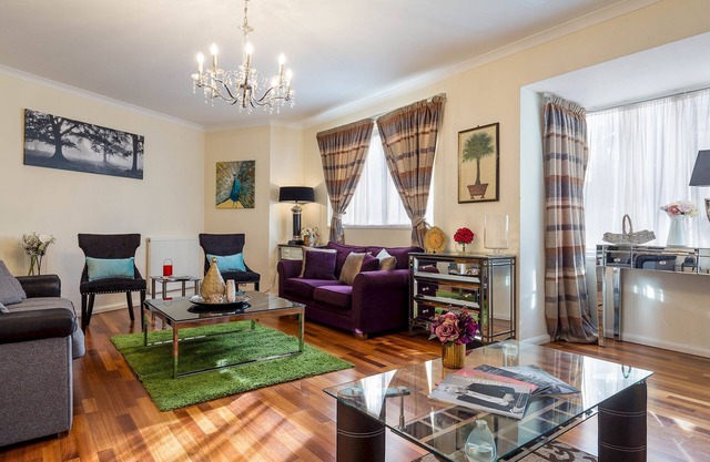 Luxury villa 6 bedrooms next to Marble Arch