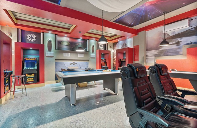 Luxury Villa 9 bedrooms/Pool/Games Room