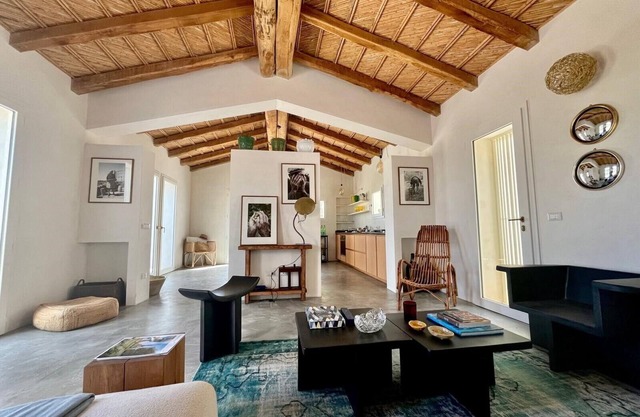 Luxury Villa in a private property of about 20 hectares with centuries-old olive