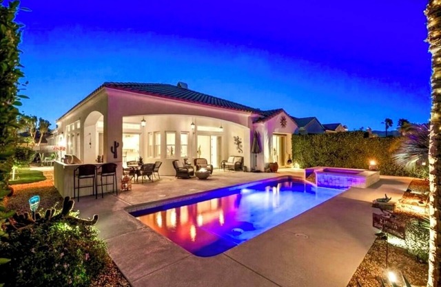 Luxury Villa in Golfers Paradise with Pool and Mountain View’s